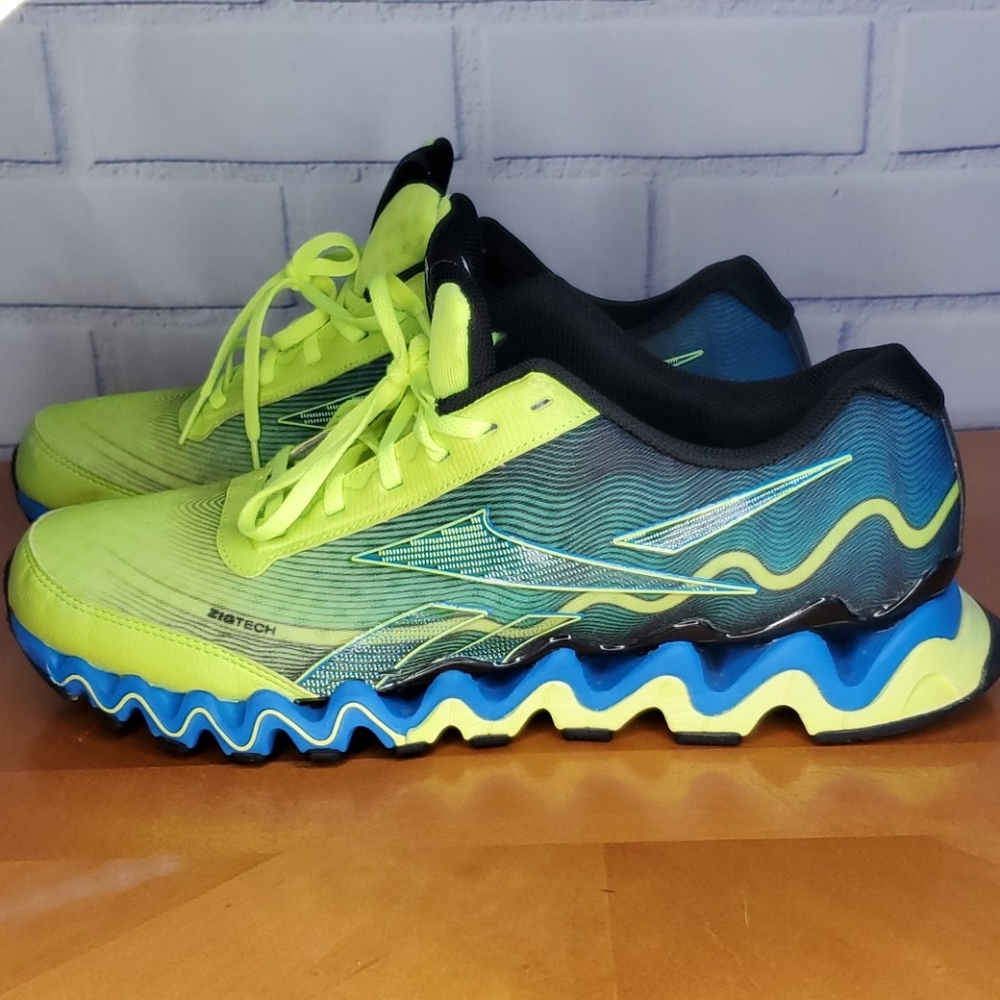 Reebok Men's Yellow Zig Ultra Sneakers